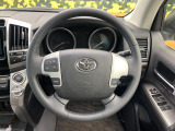 【純正革巻きステアリング】上質な革を使用することで、手にしっかり馴染みとても運転しやすいハンドルです♪