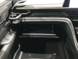便利な収納スペースの助手席グローボックスです。小物もたくさん収納できます。