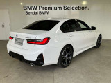 BMW xDriveの魅力は、走行状況と路面状況の変化をリアルタイムに把握し、4輪のトラクションを絶えず最大限に保つことで、どんなコンディションにおいても揺るぎない走りを実現させてくれます。