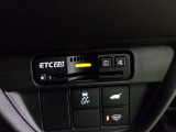 ETC付。高速道路の料金所はキャッシュレスで通過です。サービスエリア等にあるスマートインターの出入口も利用可能でとっても便利。ご納車後すぐにお使い頂けるようセットアップしてのお渡しとなります。