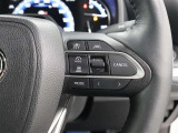 レーダークルーズコントロール作動時に車線維持に必要な運転操作の支援を行う「レーントレーシングアシスト(LTA)」を搭載しています。