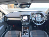 XC40 T4 AWD モメンタム 4WD 