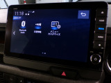 CD、DVD、Bluetooth、AM、FM、AUX、スマートフォン接続ができます。