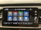 HondaCONNECT対応の便利なナビディスプレー。お持ちのスマートフォンと連携して、ナビやBluetoothでの音楽再生が可能です。デザインはもちろん、操作性も良好です。