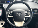 【純正革巻きステアリング】上質な革を使用することで、手にしっかり馴染みとても運転しやすいハンドルです♪