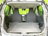 普段のお買い物や通勤、送迎等に十分な荷室スペースを確保しております。セカンドシートを倒すと、大きな荷物の積載も可能です♪