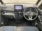 ドライバーのかたと助手席のかたが座るシートです。実際お座りいただくのが、分かりやすいと思います。お気軽にご来店ください!