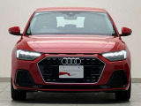 日本全国、ご自宅前までご納車いたします!ご納車後は最寄りのAudi正規ディーラーにて、期間中保証やメンテナンスをお受けいただけます!