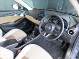 上級グレードに相応しい高品質&高級感漂う運転席回りです。精緻で美しい内装は、至福の空間をお楽しみ頂けます。