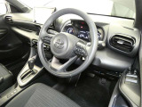 【運転席まわり】・・・ハンドルやシートなども隅々までクリーニング済み。キレイな車内でドライブがより一層快適にお楽しみいただけると思います。