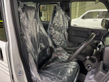クッション性とホールド性を備えたドライビングシートです。自然な姿勢を保て長時間の運転でも疲れにくいです♪