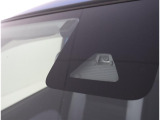 サポカーは、高齢運転者を含めたすべてのドライバーによる交通事故の発生防止・被害軽減対策の一環として、国が推奨する新しい自動車安全コンセプトです。詳しくは販売店スタッフまでおたずねください。