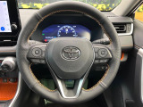 【純正革巻きステアリング】上質な革を使用することで、手にしっかり馴染みとても運転しやすいハンドルです♪