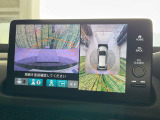 【マルチビューカメラシステム】専用のカメラにより、上から見下ろしたような視点で360度クルマの周囲を確認することができます☆死角部分も確認しやすく、狭い場所での切り返しや駐車もスムーズに行えます。