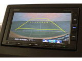 バックカメラが装備されており、後方の安全確認はもちろんのこと狭い場所での駐車や雨の日・夜間など視界の悪いコンディションでのストレスの軽減にもなります!