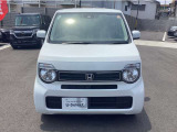 【車両状態証明書付】より安心してご購入頂く為、第三者機関による車両状態証明書を見ながら実車確認できます(フロントガラスのA1減点はほとんどの中古車にあるミリ単位の飛び石傷ですのでご安心下さい)。