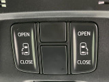 【両側パワースライドドア】スマートキーや運転席のスイッチで後席両側スライドドアの開閉が可能♪電動だから力を入れてドアを開ける必要が無く、小さなお子様でも簡単に開け閉めでき快適です♪