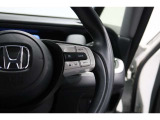 Hondaセンシングの機能のひとつ、アダプティブクルーズコントロール付!アクセルから足を離しても設定したスピードと前車との車間を保ち走行してくれます!車線維持もアシスト☆高速道路で疲労軽減ですね☆