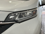 LEDヘッドライトは、点灯の瞬間から最大光量を発揮し、突然暗くなるトンネルなどでの安定感を高めます。