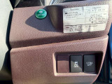 気になるお車がありましたら右の電話番号から直接お店にお問い合わせください。支払方法から車両情報、状態までなんでもご説明させて頂きます。スタッフ一同ご連絡お待ちしております。