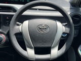インテリアに合わせたデザインのステアリングは、運転される方のことも考え、運転しやすい形状、大きさです。是非一度、実際に触ってお確かめください。