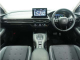 ◆視界広々で非常に運転しやすくロングドライブでも疲れを感じさせないすっきりとまとまったインパネ周りです。