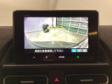 バックモニター付きで、車庫入れやバック時の後方確認をしっかりサポート。モニターに映し出される映像で死角も確認しやすく、狭い場所での駐車や後退時の操作をより安心して行えます。