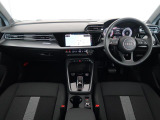 運転に必要な情報をメーター内に集約し、ドライバーの安全で快適な運転に寄与するアウディバーチャルコックピット。