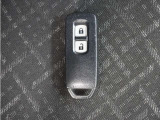 ◆スマートキー◆カギをバッグやポケットに入れたままでもドアロックの開閉ができる『スマートキー』付き!雨天や暗くなってもカギを取り出す必要がなくドアの開錠&エンジンも始動できます