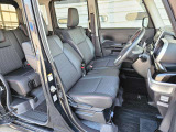 【運転席シート】へたりがちな運転席も大きなへたりがなく、綺麗な状態です。