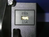 【充電用USB端子】デバイスの充電に便利です。※実際の接続端子は写真で確認or店舗までご気軽にお問合せください♪