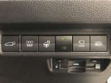 荷物の多い時に嬉しいパワーバックドアや、冬に重宝するステアリングヒーターなど、嬉しい装備がもりもりです!