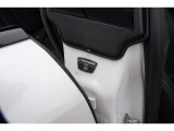 ご納車後は、日本全国のBMW正規ディーラーにて保証整備、一般整備、点検整備、車検整備をお受けいただけますのでご安心下さい。保証修理費用をお立替頂くなどのご面倒もございません。