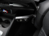 アダプティブクルーズコントロール機能搭載。前方の車両の速度に合わせて車間距離を一定に保ち、自動的にアクセル・ブレーキを調整します。