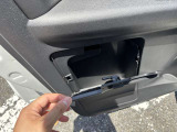 助手席ドアにも収納があります♪