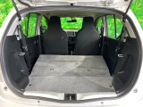 普段のお買い物や通勤、送迎等に十分な荷室スペースを確保しております。セカンドシートを倒すと、大きな荷物の積載も可能です♪