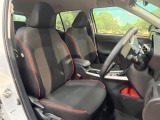 運転席シート廻りは使用感も少なく、良好な状態となっています。前オーナー様が丁寧に使っていたことがよくわかりますね。