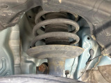 お車を安心してお乗りいただく為には、足回りの定期点検が欠かせません。サービスサポート(有償保証)では無料点検もご提供しており、安心のカーライフをお過ごしいただけるサポート体制が整っています。