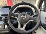 ハンドルは軽やかに回り、気持ちよく運転が出来ます。