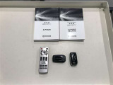【キーレス】少し離れた場所からでもボタン一つでドアの開錠・施錠ができるのでとっても便利!ドアの鍵穴周りに傷をつけることもありません♪