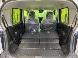 普段のお買い物や通勤、送迎等に十分な荷室スペースを確保しております。セカンドシートを倒すと、大きな荷物の積載も可能です♪
