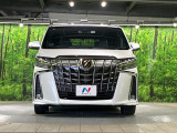 弊社では、全車『修復歴なし』のお車のみ取り扱っております。専任バイヤーによる厳選した仕入れの後、入庫後の車両チェックを行い、ネクステージが認定した高品質な中古車をご提供しております。