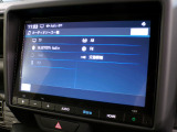 CD、DVD、Bluetooth、AM、FM、AUX、スマートフォン接続ができます。