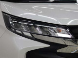 LEDヘッドライトには「オートマチックハイビームシステム」を搭載。夜間走行時にハイビームで走行可能と判断した場合、ロービームとハイビームを自動的に切り替え、前方視界確保をアシストします。
