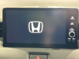 【純正9型ナビ】人気の純正ナビを装備しております。ナビの使いやすさはもちろん、オーディオ機能も充実!キャンプや旅行はもちろん、通勤や買い物など普段のドライブも楽しくなるはず♪