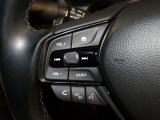 【ステアリングリモコン】ステアリングにオーディオ調節可能なスイッチが装備されていますので運転中でも視線をそらさずにオーディオの調節が可能です!