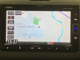 ナビゲーションはフルセグTV、インターナビ対応のGathers純正メモリーナビを搭載しています。Bluetoothオーディオ機能がありますので、スマートフォンなどの音楽も再生できます。