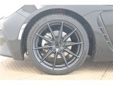 タイヤサイズ 215/40R18 となります。