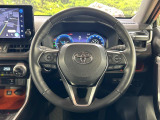 【純正革巻きステアリング】上質な革を使用することで、手にしっかり馴染みとても運転しやすいハンドルです♪
