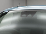 愛知ダイハツのお店では、ダイハツ車を知り尽くしたプロフェッショナルなサービススタッフが、専用の診断機器を使って各システムを点検しております。